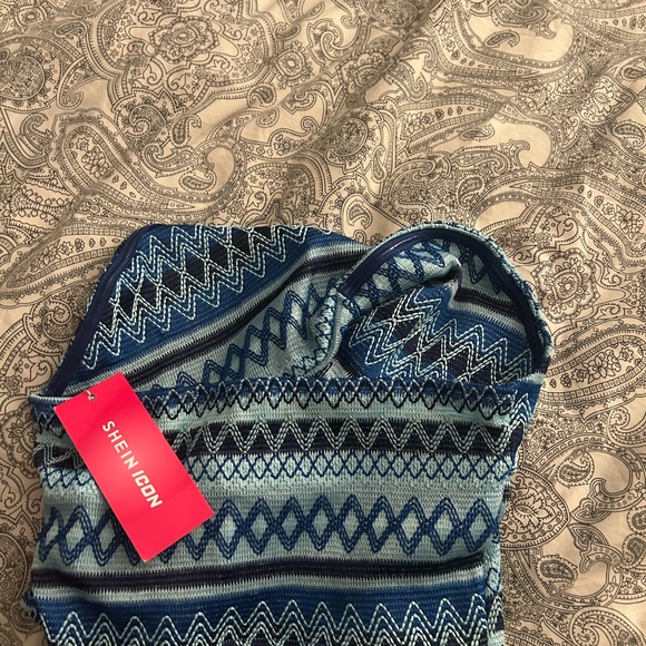 Never warn, perf condition strapless top that would be amazing for the summer! - Picture 2 of 2